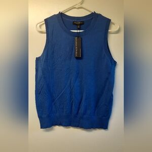 NWT lightweight sleeveless Banana Republic top - size medium